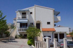 Отель Apartments by the sea Arbanija, Ciovo - 13298  Трогир